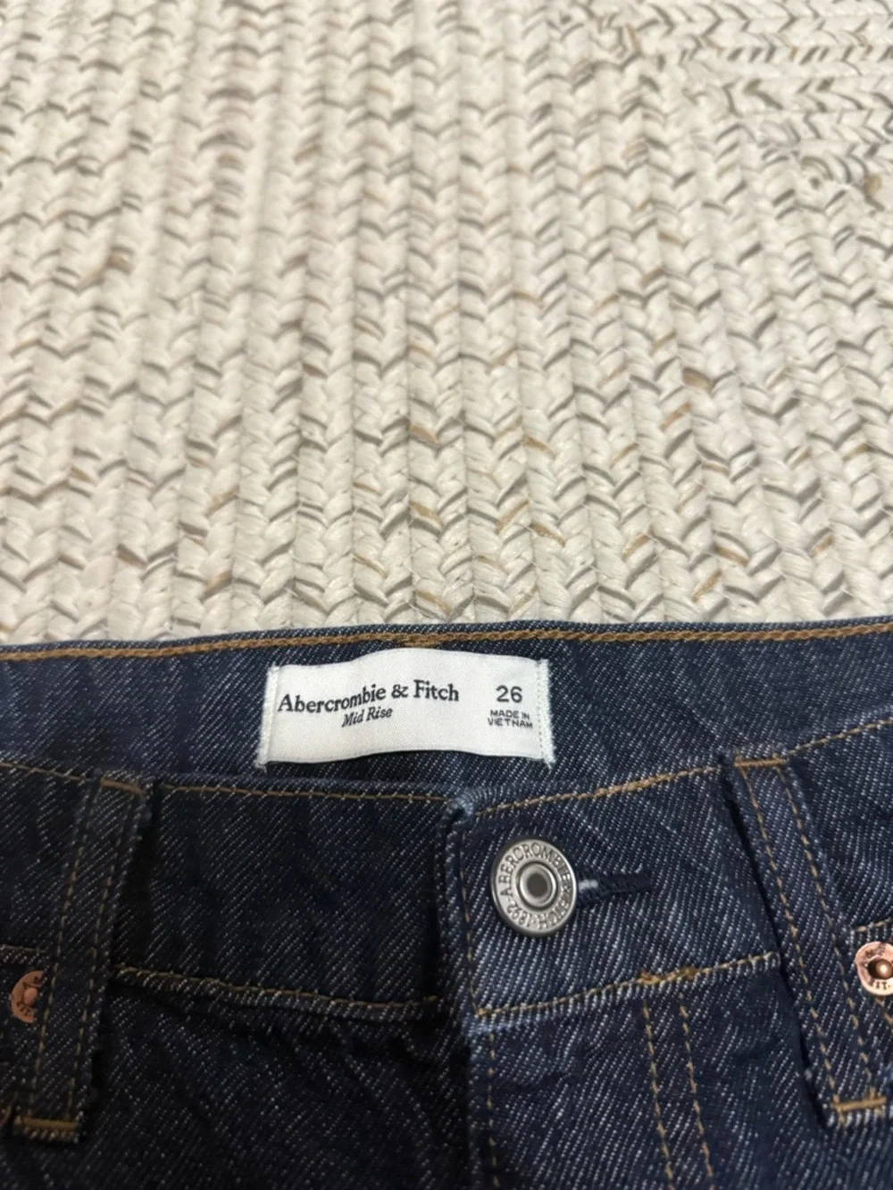 Abercrombie Mid Rise Drop-Waist Ruffle Denim Mini Skirt – Rinse Blue - Picture 9 of 9